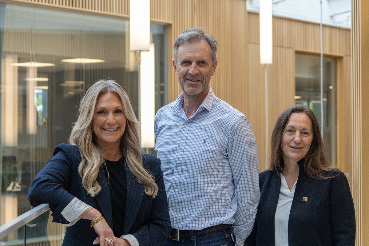 Fra venstre: Monica Økshaug, Gjermund Bjordal og Emmanuelle Vrålstad.